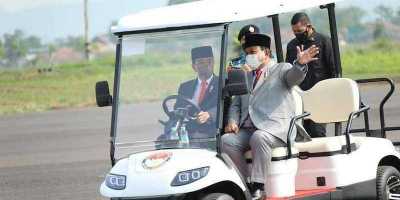 Jokowi dan Prabowo Lantik 3.103 Komcad TNI